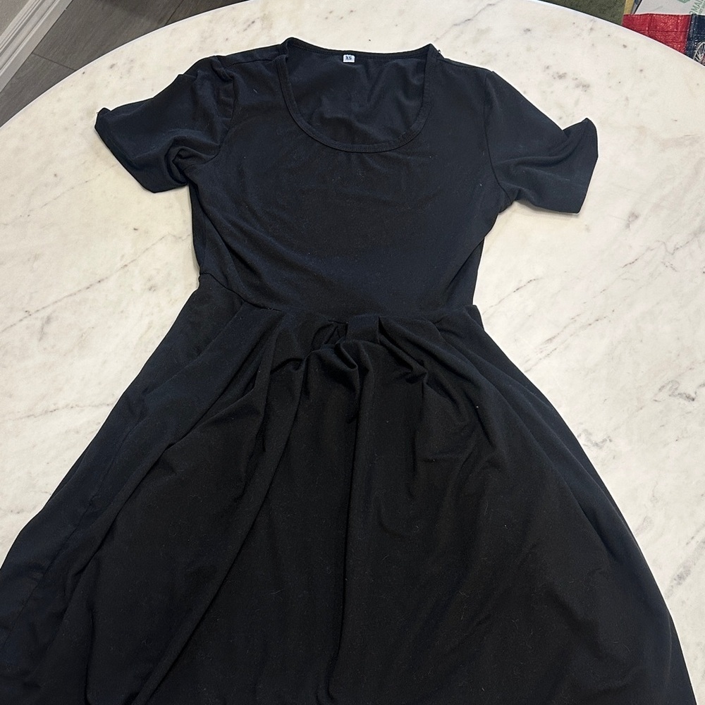 Classic Black Short-Sleeve Fit & Flare Dress with pockets size XS